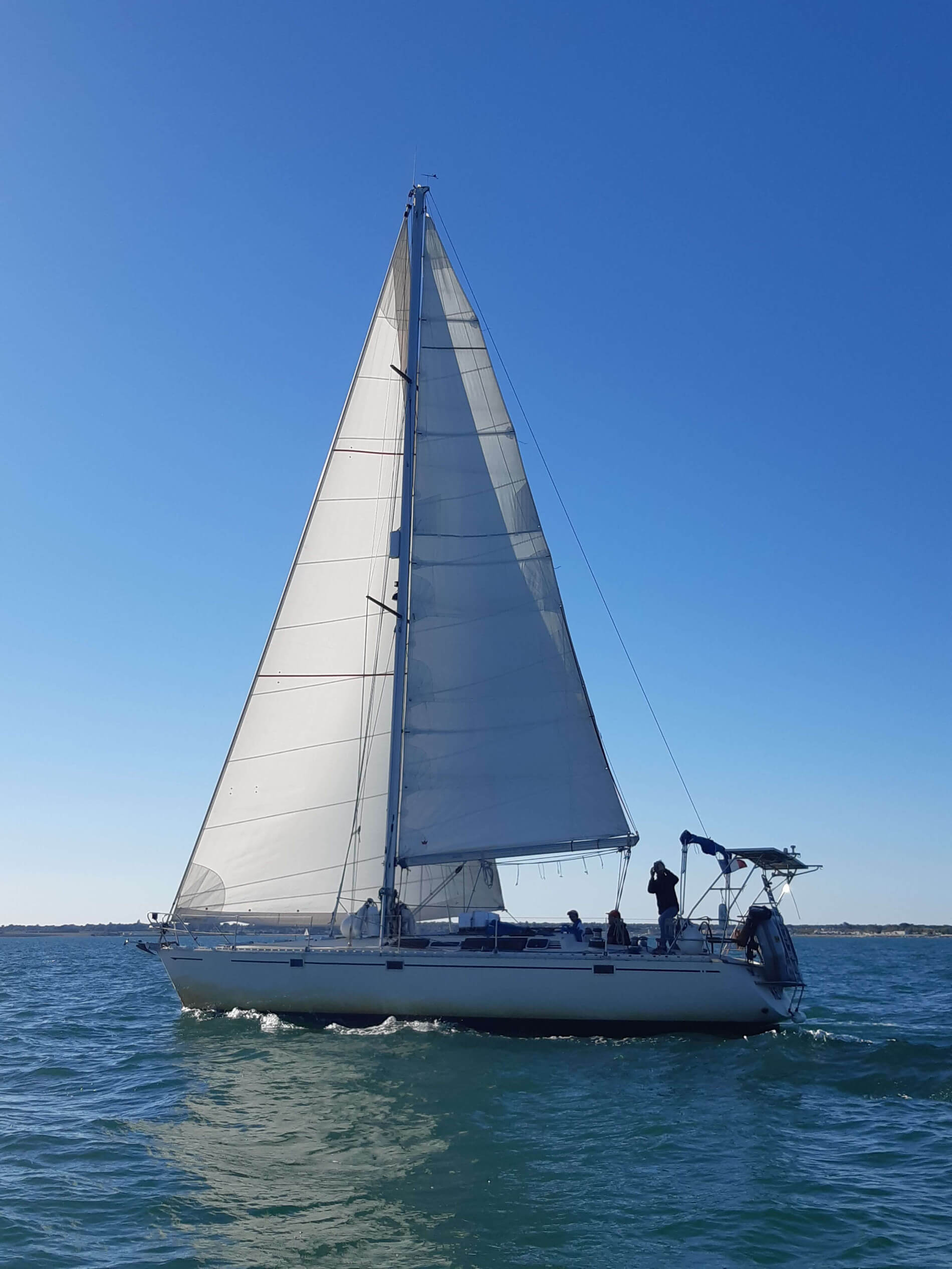 voilier kelone au large près de La Rochelle